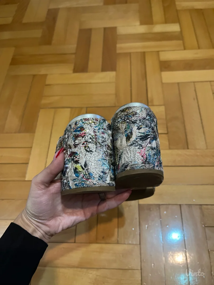 Skupucene Sandale Strategia Kozne