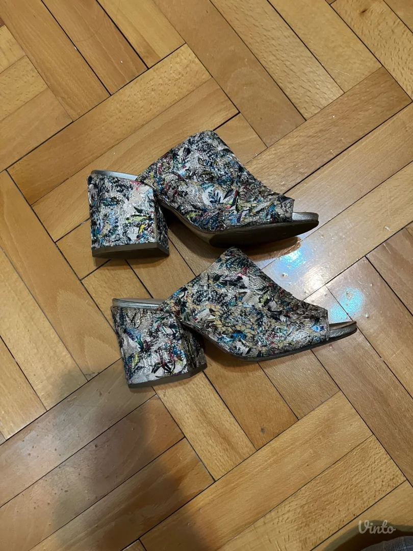 Skupucene Sandale Strategia Kozne