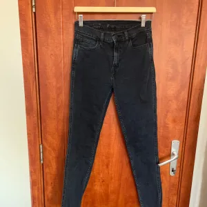 Levis Farmerice W27