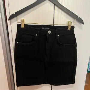 Zara Teksas Suknja Novo