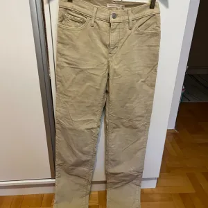 Levis Farmerice Novo Somot