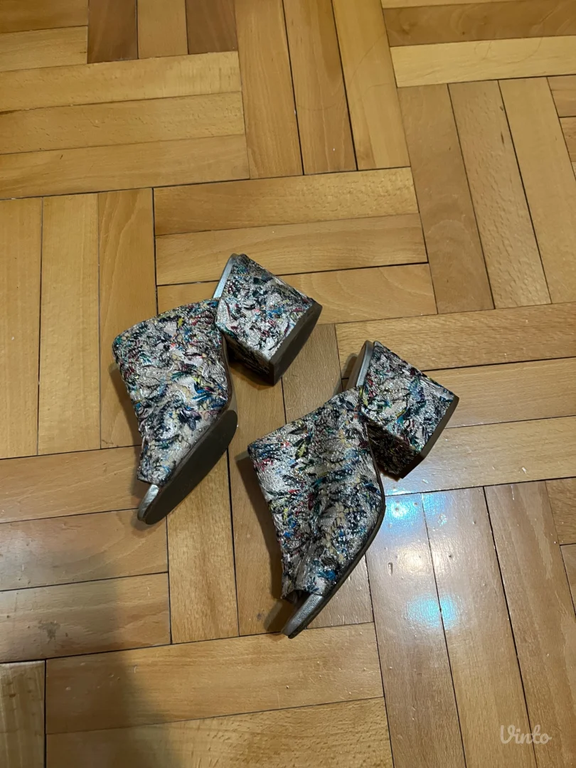 Skupucene Sandale Strategia Kozne