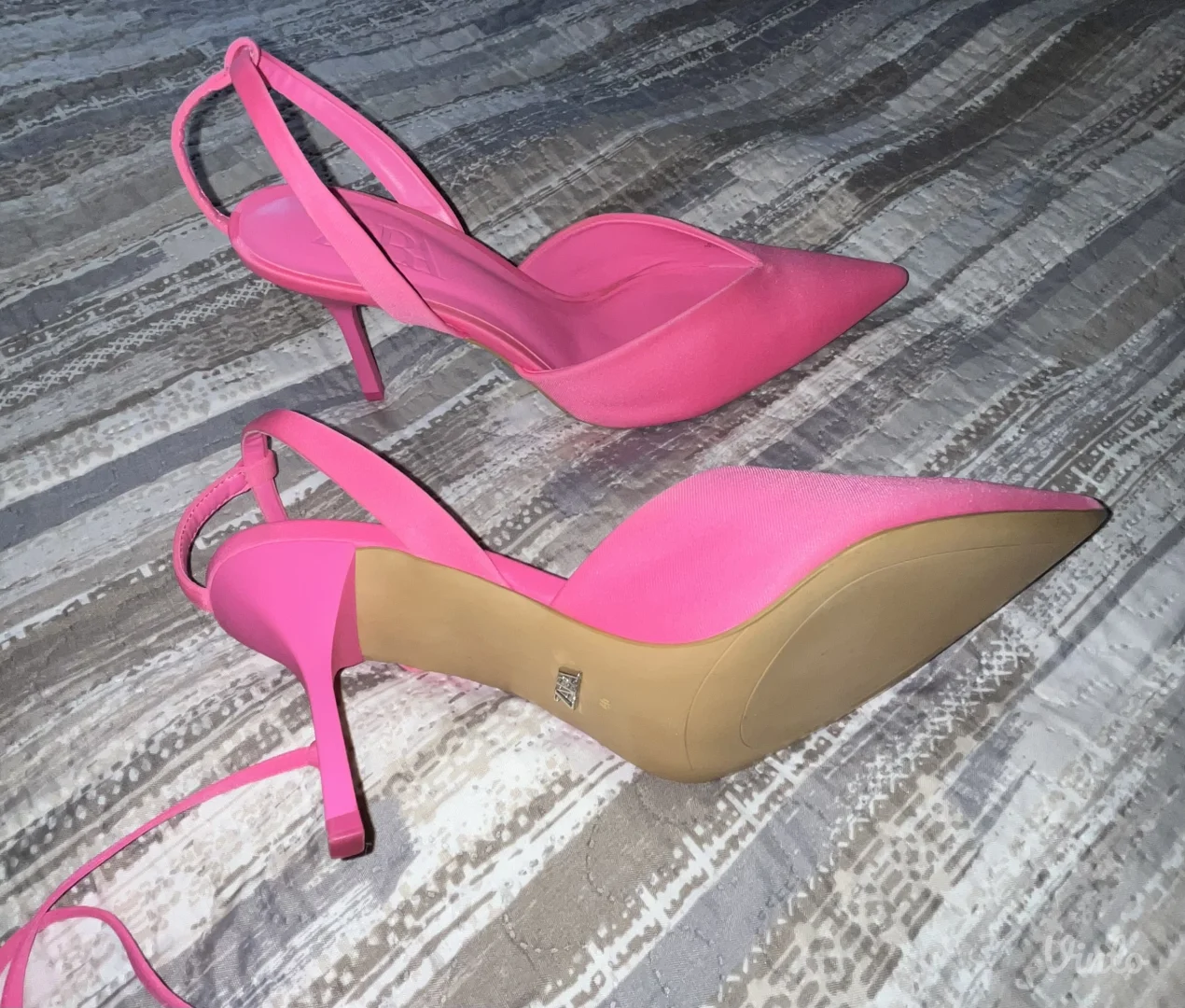 Zara hot pink sandale/cipele