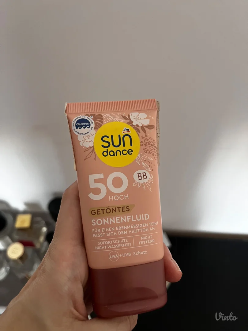 LOT Glossier, Missha, Essence