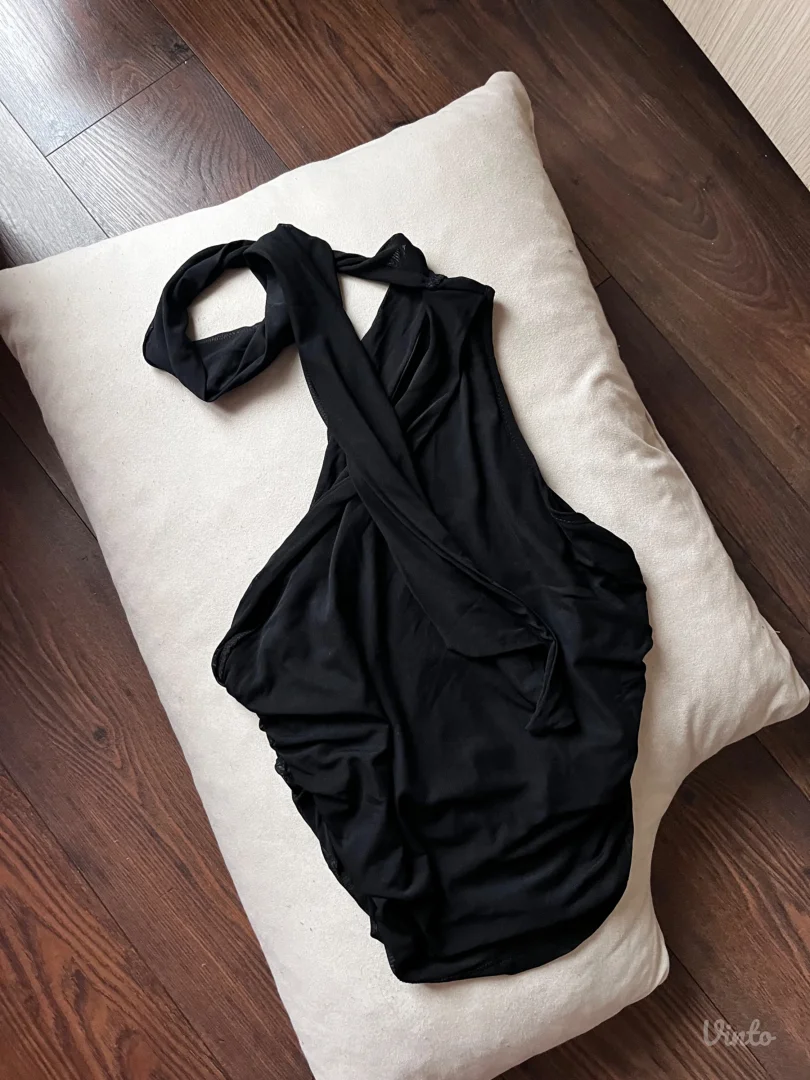 Top sa trakicom oko vrata