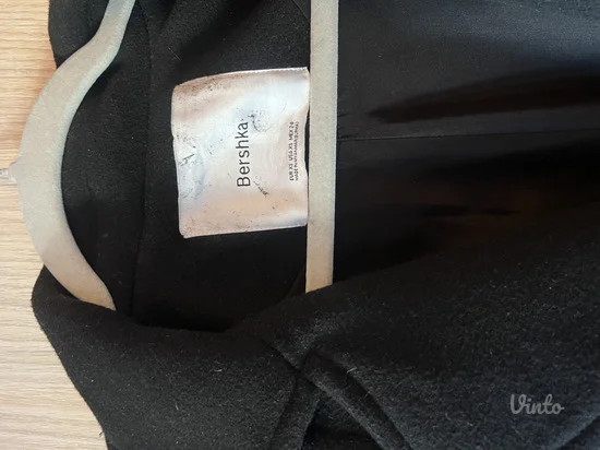 Bershka dugi kaput