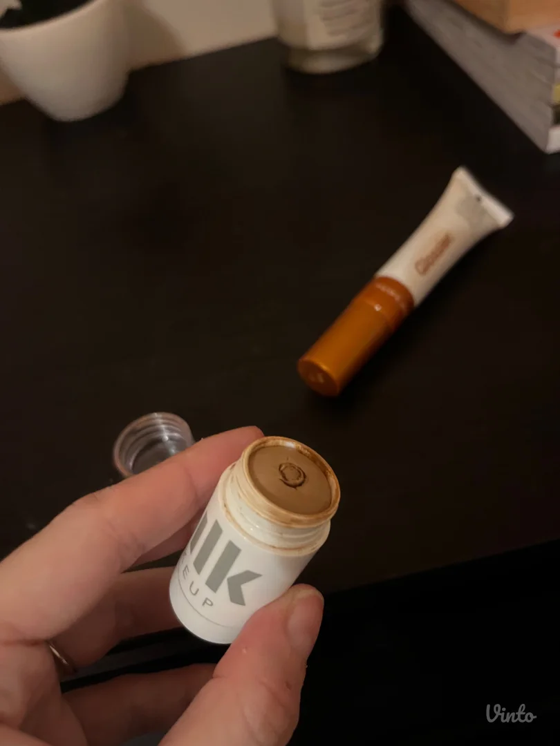 Milk Makeup i Glossier