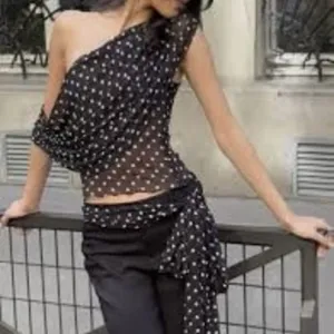 Viralni polka dot top