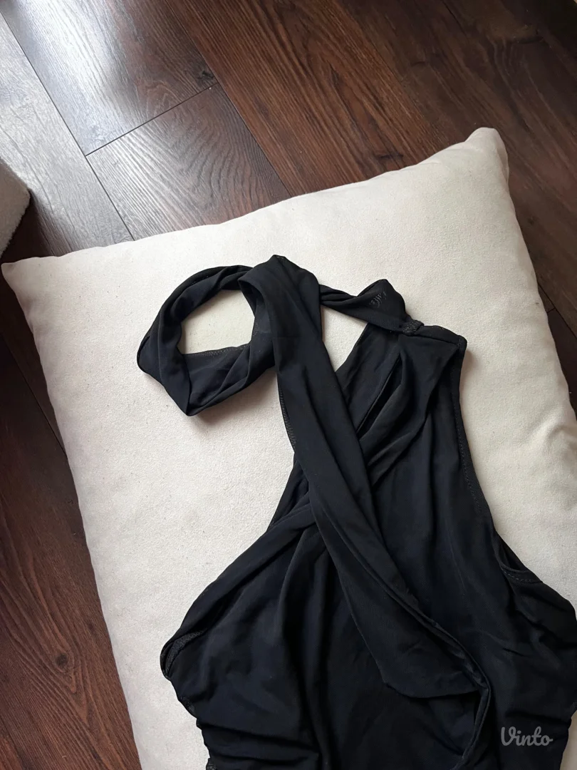 Top sa trakicom oko vrata