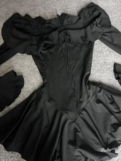 Nova sa etiketom haljina