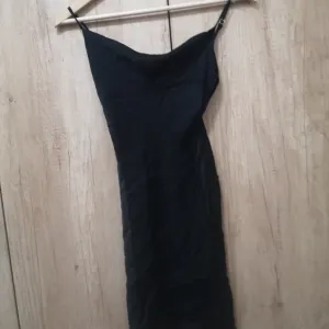 Berska - Crna mini haljina