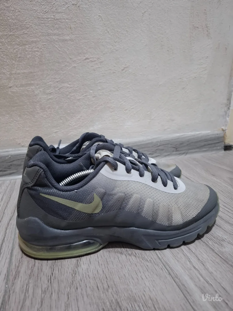Nike air max invigor patike