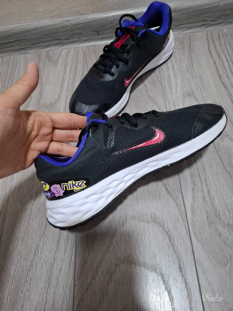 Nike revolution patike