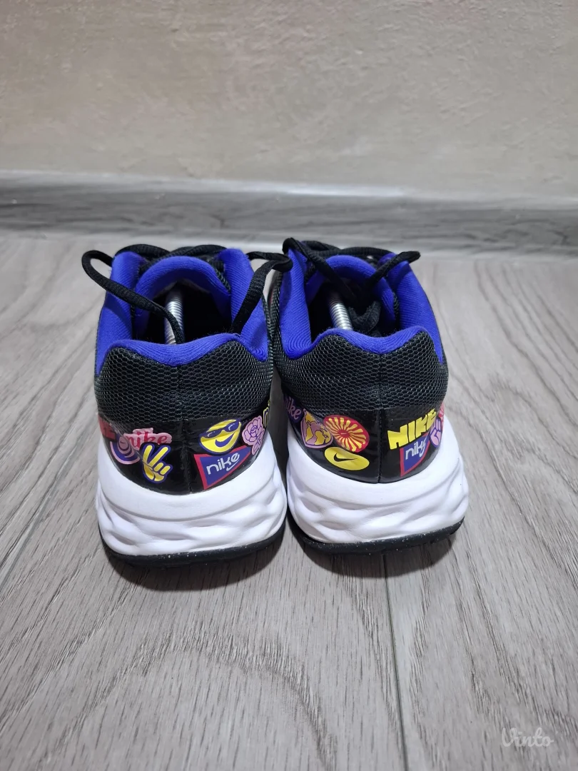 Nike revolution patike