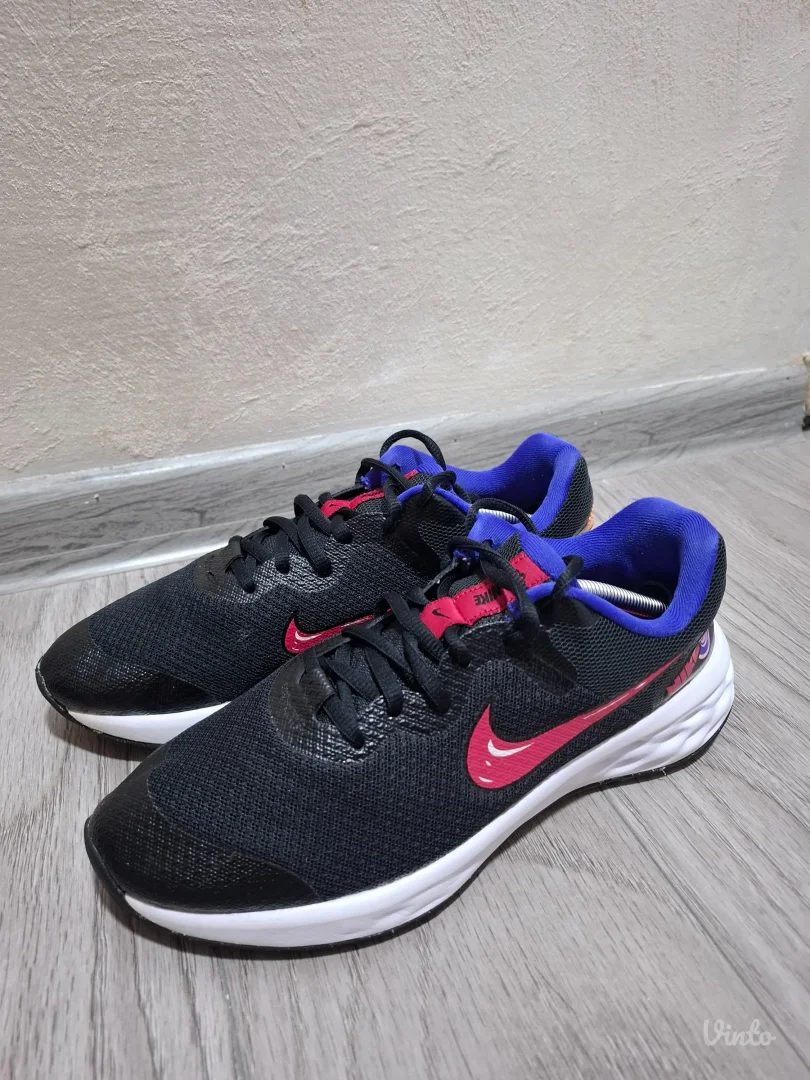 Nike revolution patike