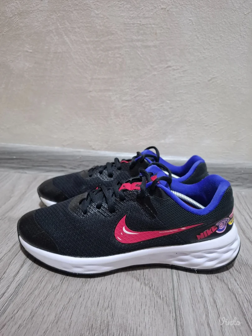 Nike revolution patike