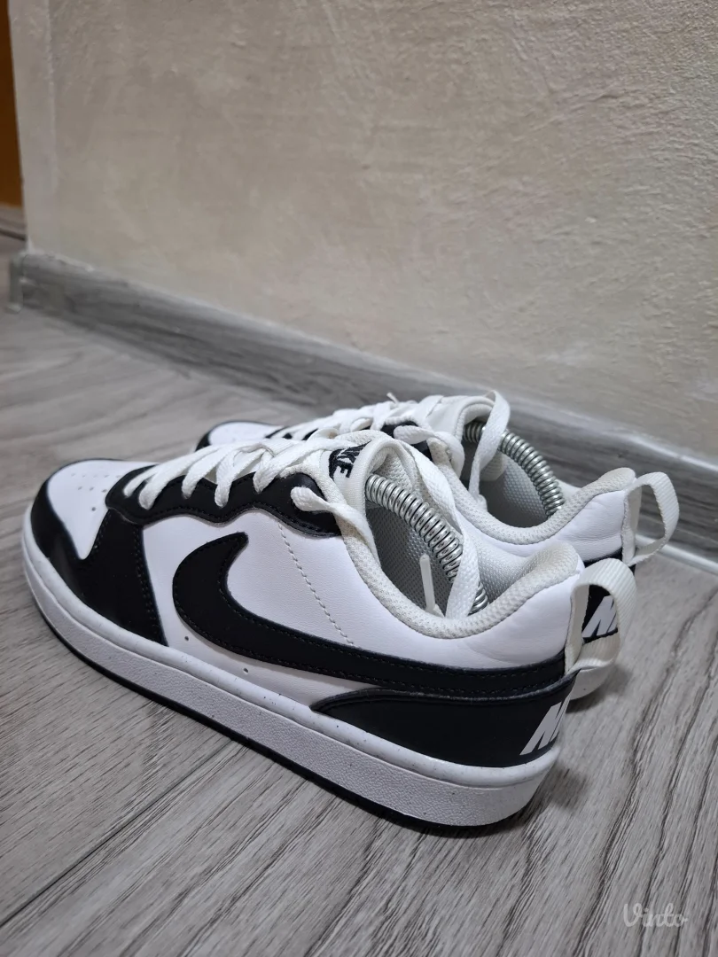 Nike court borough patike
