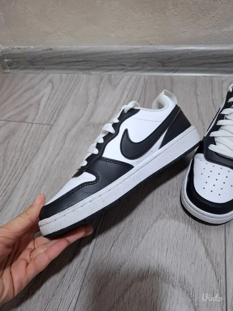 Nike court borough patike
