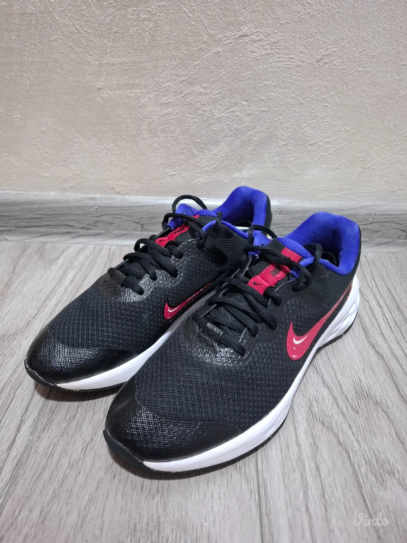 Nike revolution patike