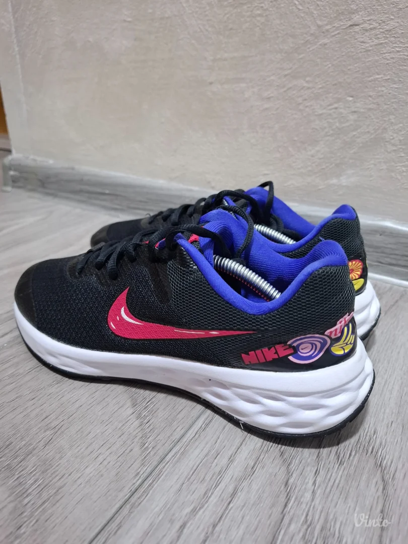 Nike revolution patike
