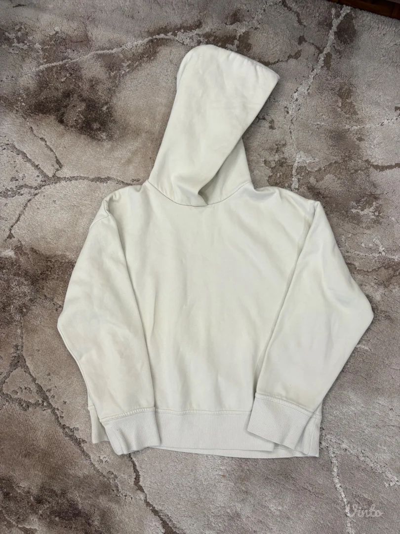 zara duks sa kapuljacom