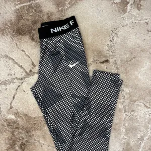 Nike helanke