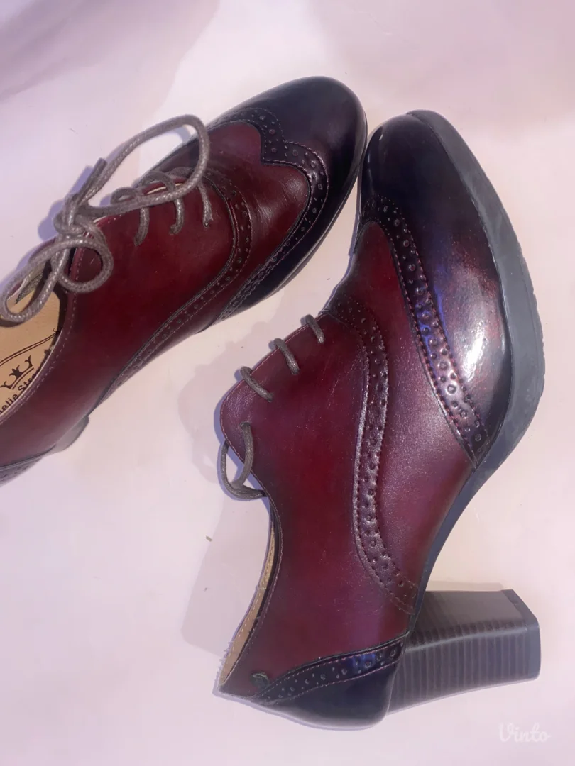 Cipele sa stiklom bordo