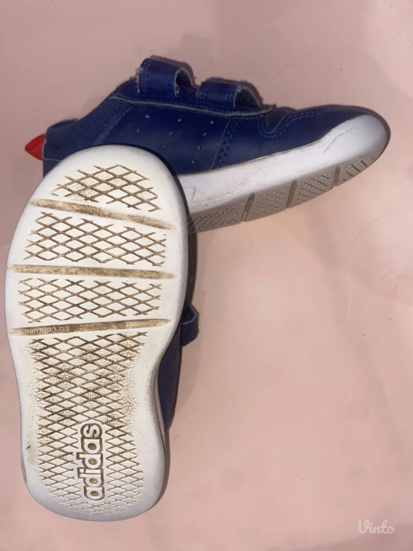 Adidas dečije cipele