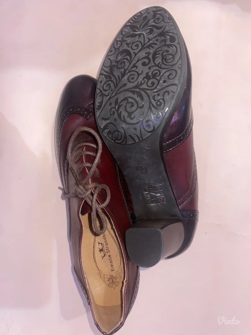 Cipele sa stiklom bordo