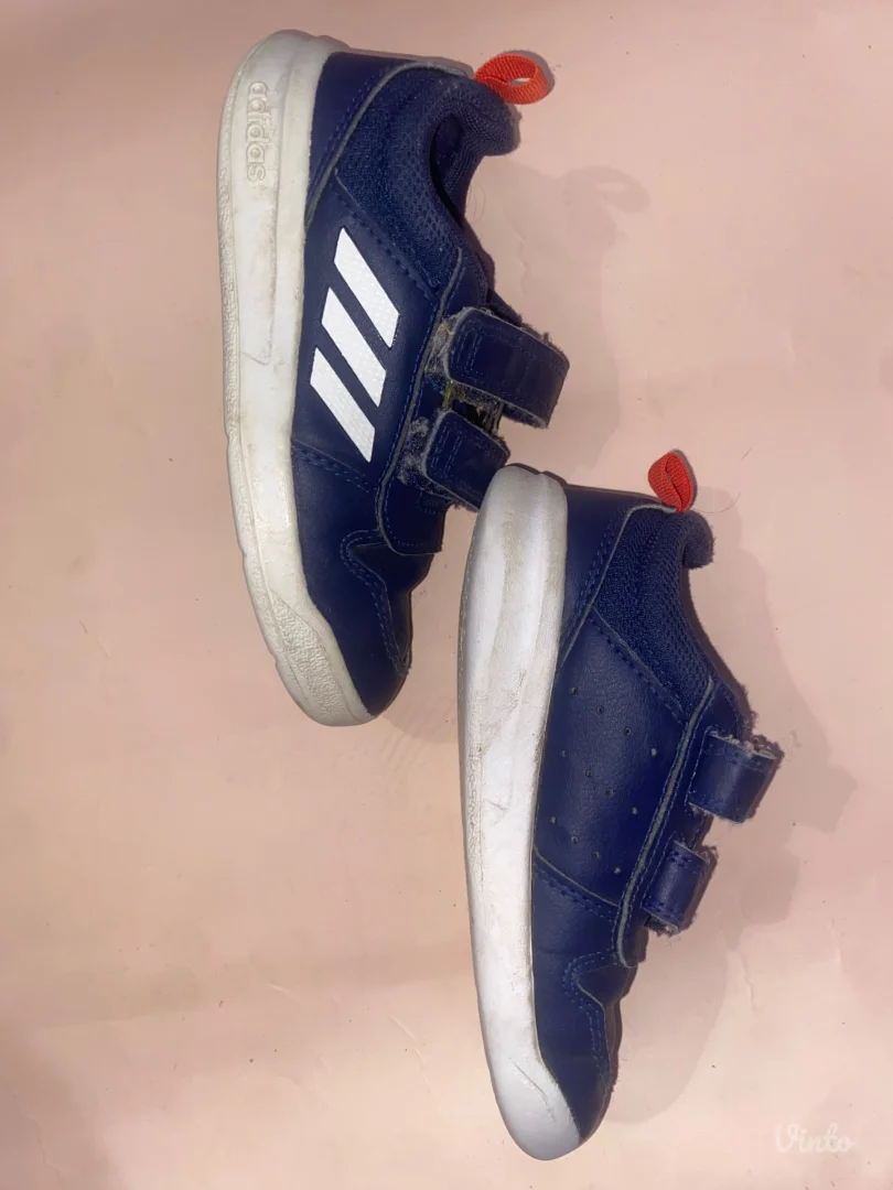 Adidas dečije cipele