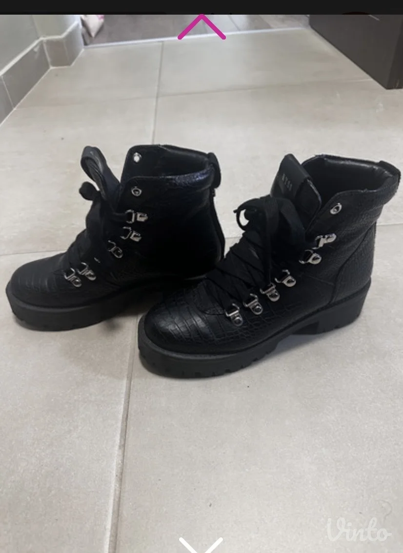 Steve Madden cizme