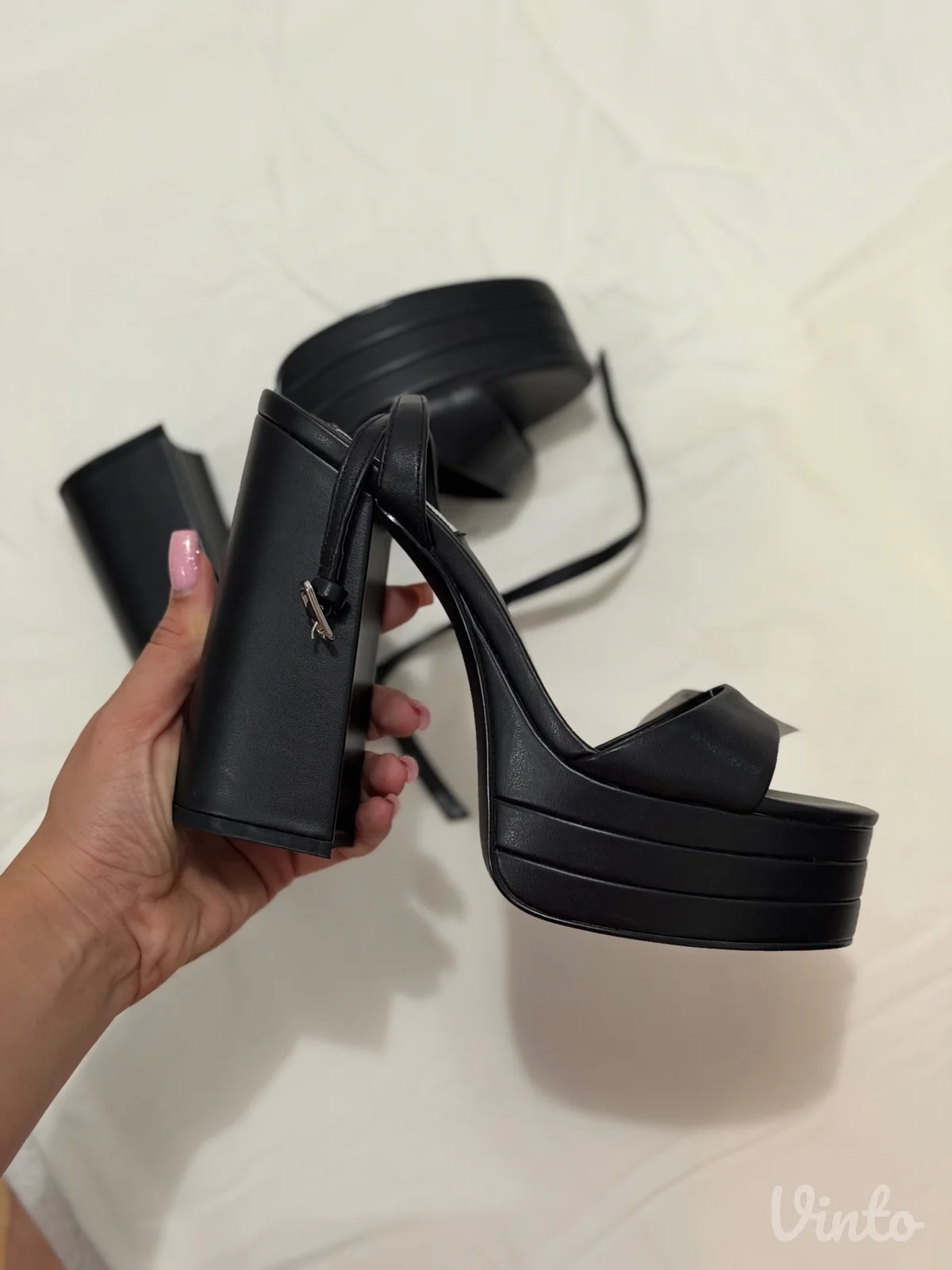 Steve Madden crne sandale sa etiketom