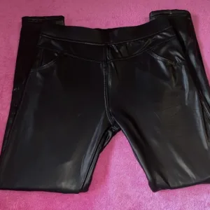 Pantalone - imitacija kože NOVO