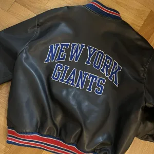 Zara bomber jakna sa etiketom