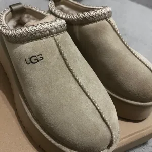 Ugg tazz