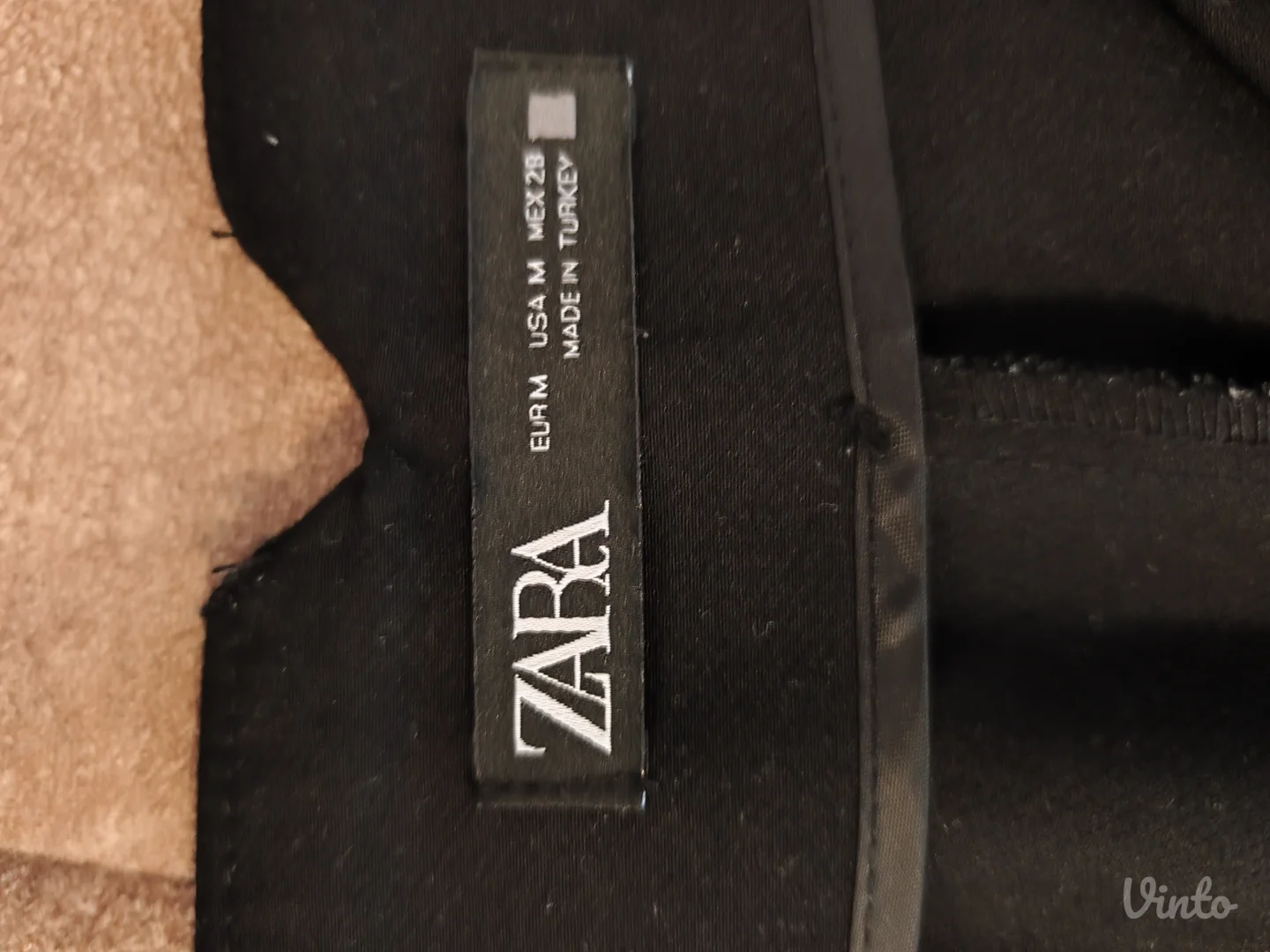 Zara crne pantalone