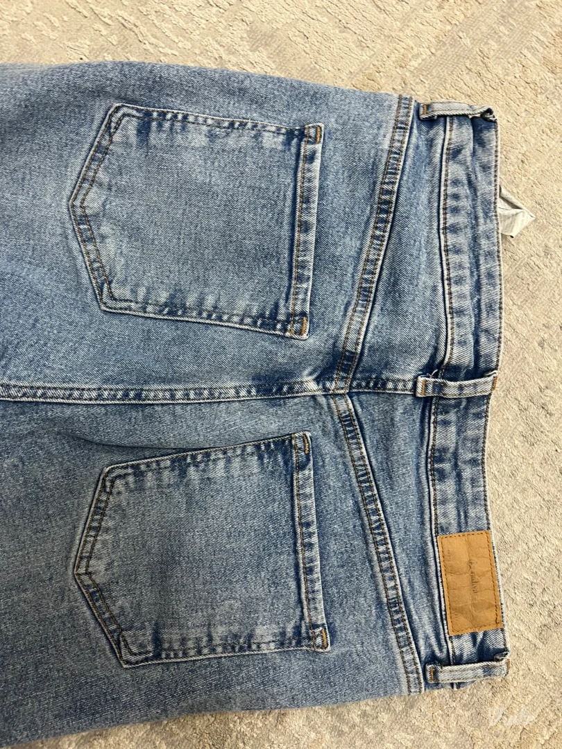 Stradivarius - farmerke 38