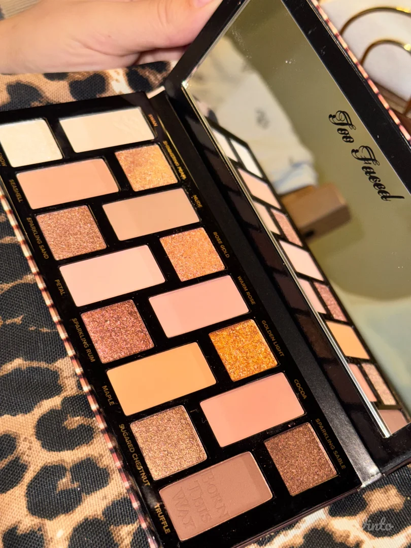 Too Faced Born this way paleta senki