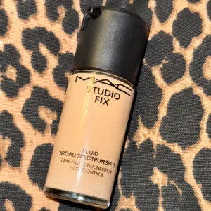 Mac Studio Fix puder NC16