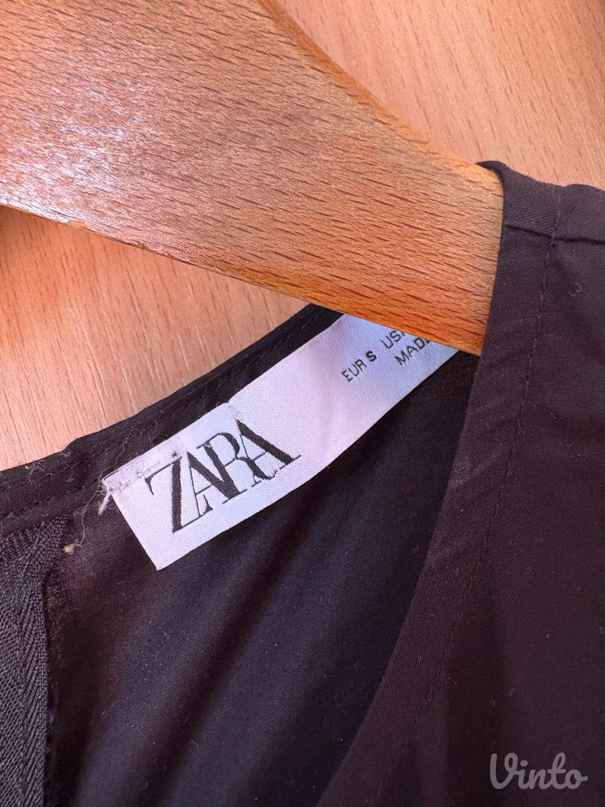 Zara top sa balon rukavima