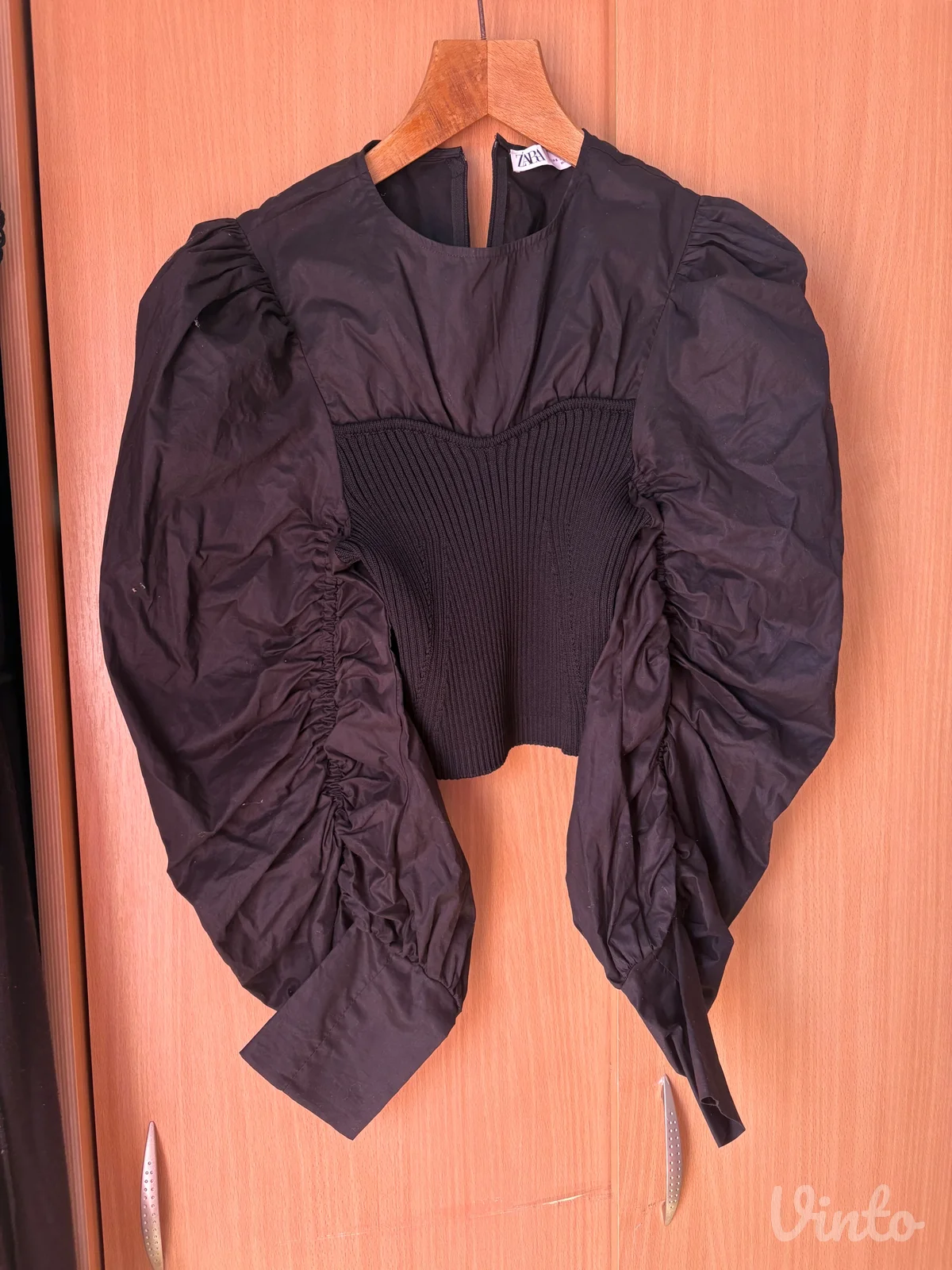 Zara top sa balon rukavima