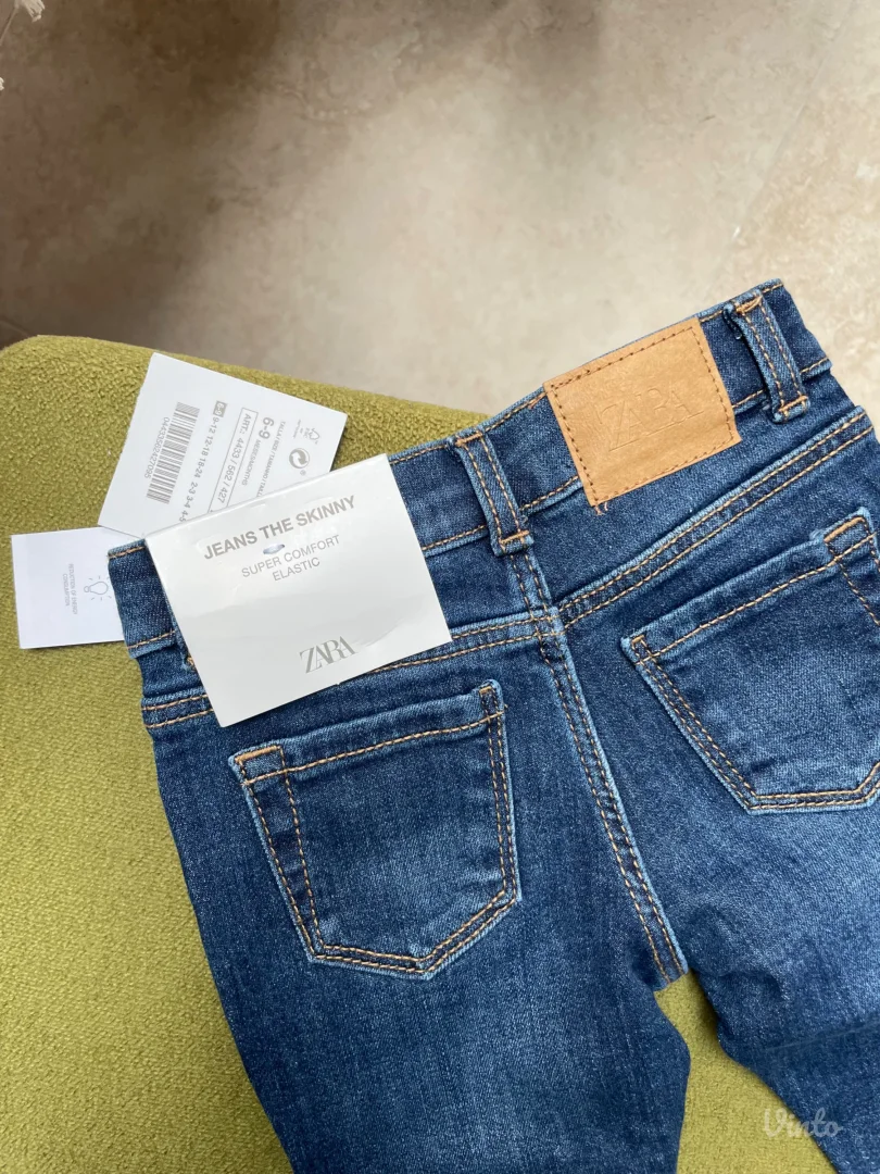 Zara farmerke za bebe 6-9m