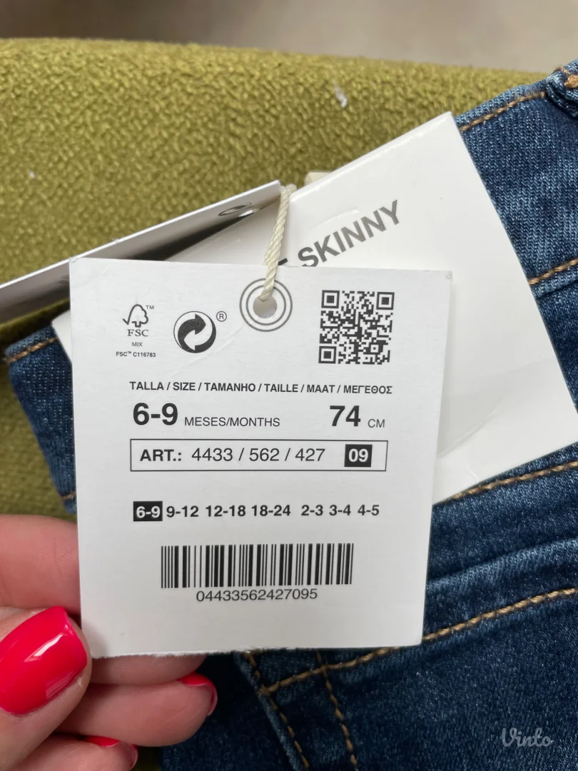 Zara farmerke za bebe 6-9m