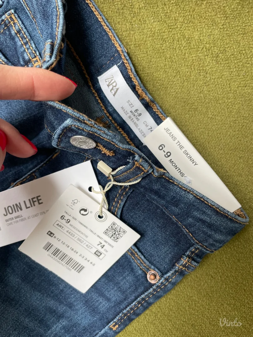 Zara farmerke za bebe 6-9m