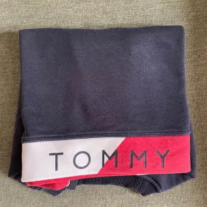 Tommy Hilfiger retro duks