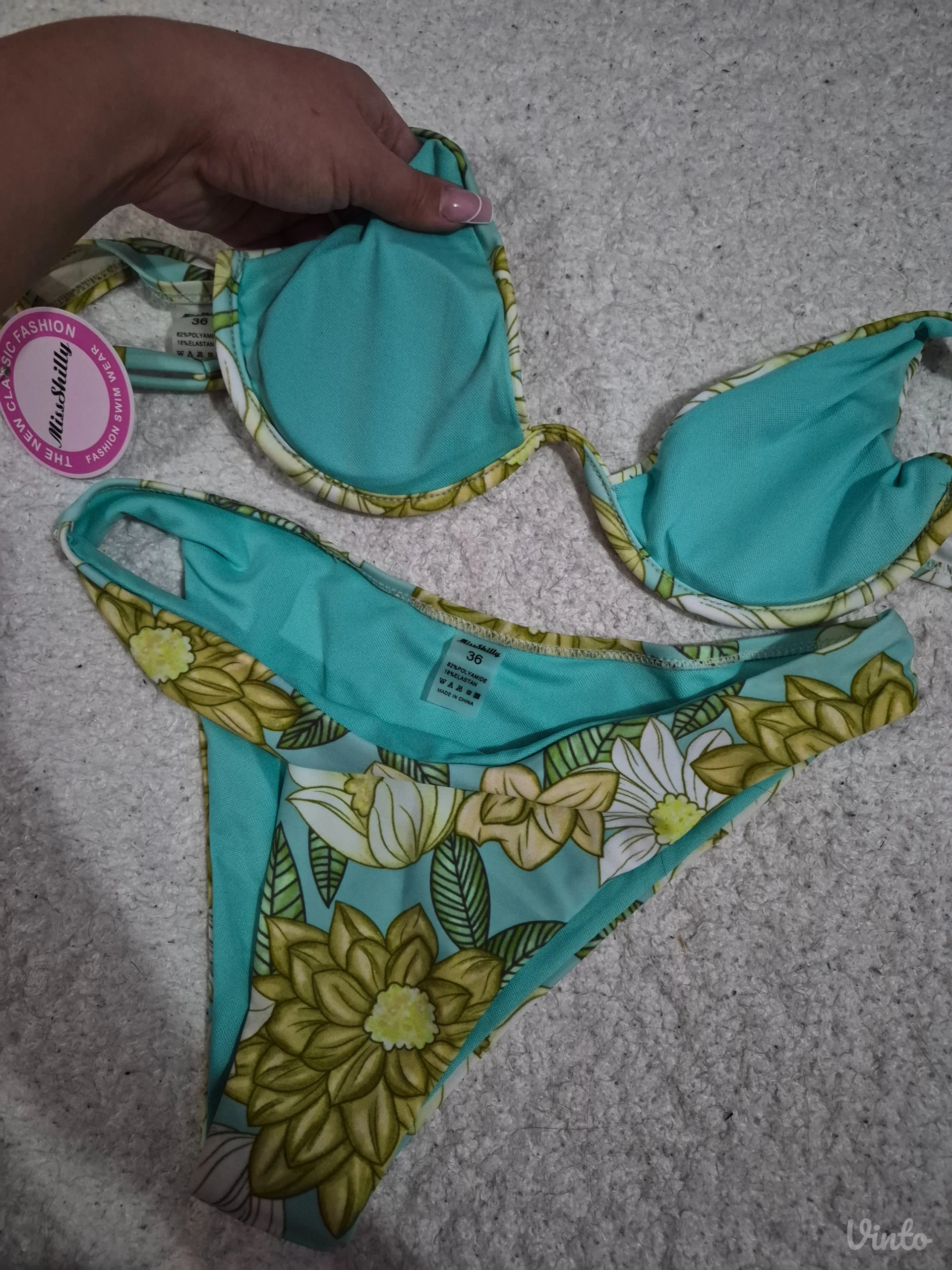 Mint dvodelni kupaci