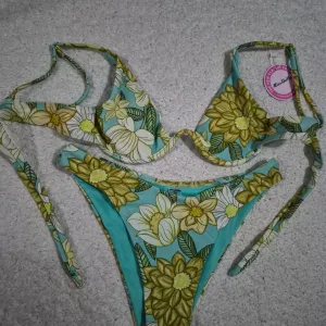 Mint dvodelni kupaci