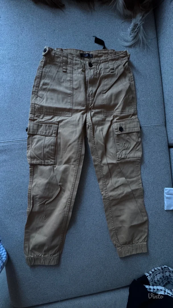 Bershka pantalone 34