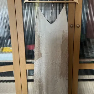 Zara svilena haljina S