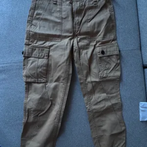 Bershka pantalone 34